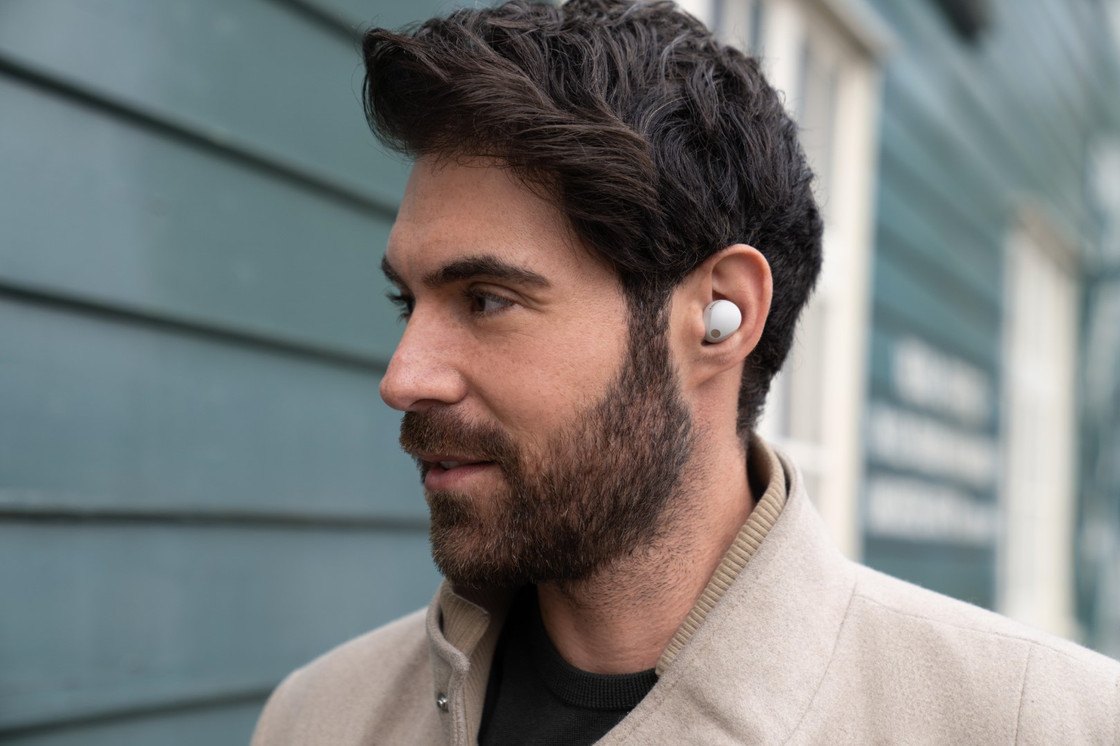Sony WF-1000XM5 noise cancelling oordopjes zilver (Coolblue Tweedekans), ander aanzicht 3 (foto: Coolblue)